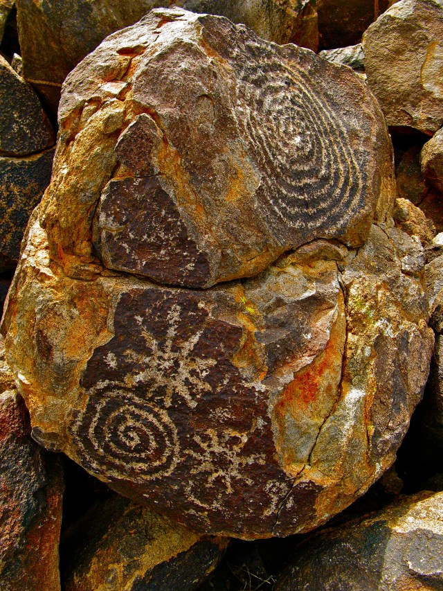 Anasazi Petroglyphs AZ